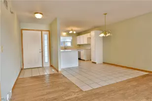 10420 Carrie Dr, New Middletown, OH 44442 - Photo 6