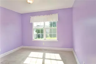 10420 Carrie Dr, New Middletown, OH 44442 - Photo 16