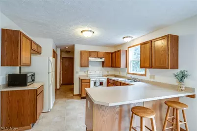3061 Dover Drive, Akron, OH 44312 - Photo 8