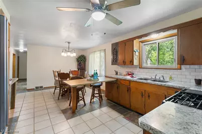 12780 Jamestown Avenue NW, Uniontown, OH 44685 - Photo 10