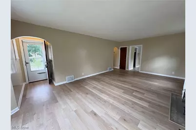 1195 Lindsay Avenue, Akron, OH 44306 - Photo 8