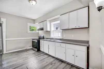 10001 Yale Avenue, Loveland, OH 44108 - Photo 12