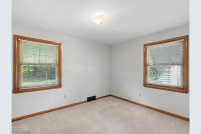 186 E Woodsdale Avenue, Akron, OH 44301 - Photo 14