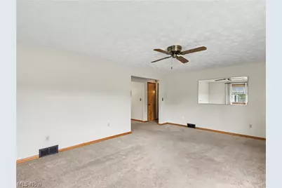 186 E Woodsdale Avenue, Akron, OH 44301 - Photo 8