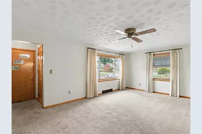 186 E Woodsdale Avenue, Akron, OH 44301 - Photo 6