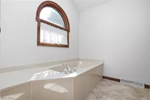 4502 Edgewater Dr, Sheffield Lake, OH 44054 - Photo 20