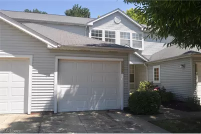 1193 Pinecrest Place #E, Willoughby, OH 44094 - Photo 2