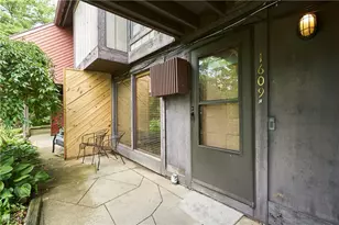 1609 Treetop Trail, Akron, OH 44313 - Photo 2