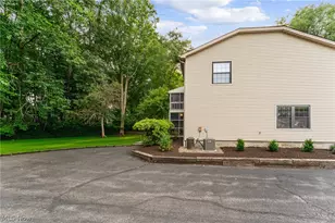 1339 Fox Run Dr, Youngstown, OH 44512 - Photo 28