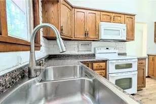 1305 Garrison Rd, Ashtabula, OH 44004 - Photo 6