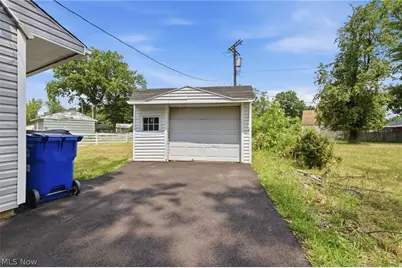 1975 Rookwood Road, Loveland, OH 44112 - Photo 22