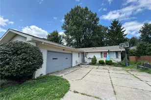 2475 Sand Run, Fairlawn, OH 44333 - Photo 2