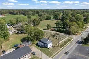 223 E Maple St, Hartville, OH 44632 - Photo 8