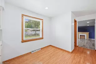 349 Westview Ave, Hubbard, OH 44425 - Photo 10