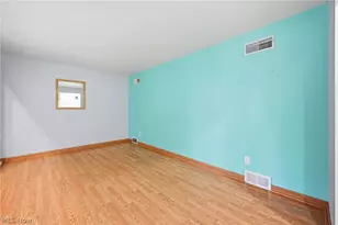 349 Westview Ave, Hubbard, OH 44425 - Photo 4