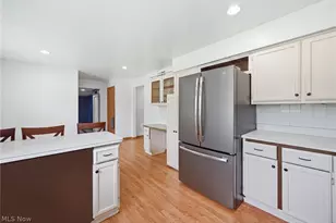 349 Westview Ave, Hubbard, OH 44425 - Photo 6