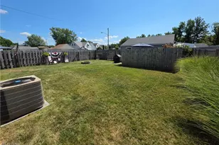 230 E 288th St, Willowick, OH 44095 - Photo 14