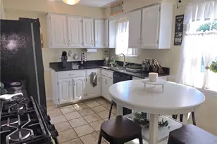 230 E 288th St, Willowick, OH 44095 - Photo 2