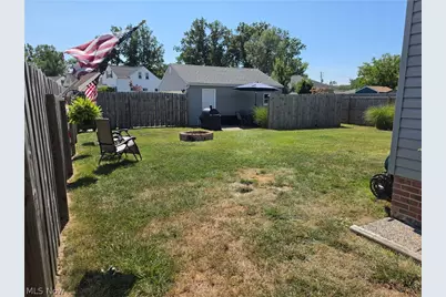 230 E 288th Street, Willowick, OH 44095 - Photo 6