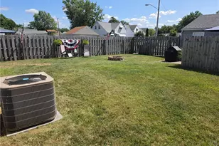 230 E 288th St, Willowick, OH 44095 - Photo 12