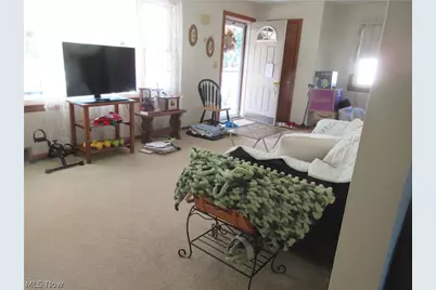75 E Erie Street, Jefferson, OH 44047 - Photo 12
