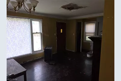 17425 Throckley Avenue, Loveland, OH 44128 - Photo 6