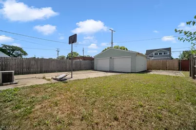 14125 Liberty Avenue, Loveland, OH 44135 - Photo 32