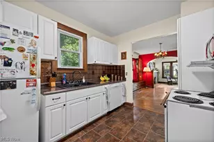 214 Erie St, Elyria, OH 44035 - Photo 18