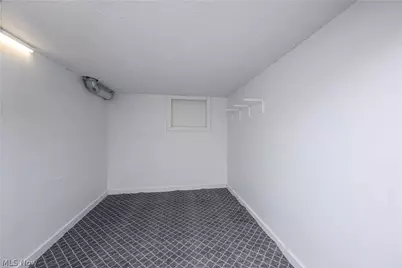 320 Oak Street, Uhrichsville, OH 44683 - Photo 30