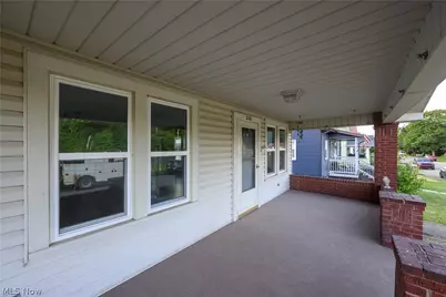 320 Oak Street, Uhrichsville, OH 44683 - Photo 8