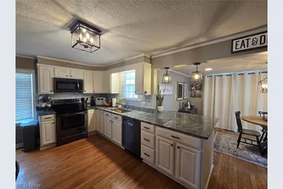 421 Williams Avenue, Williamstown, WV 26187 - Photo 4
