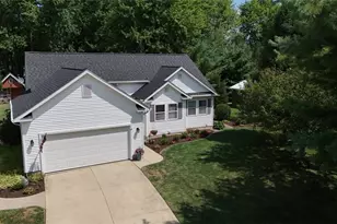 320 Kent St, Wellington, OH 44090 - Photo 2