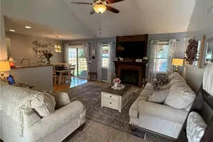 320 Kent St, Wellington, OH 44090 - Photo 6