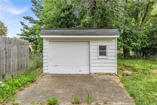1083 Eastlake Dr, Eastlake, OH 44095 - Photo 22