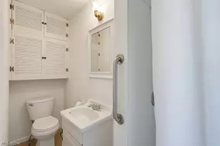2245 Richmond Rd, Cuyahoga Falls, OH 44221 - Photo 12