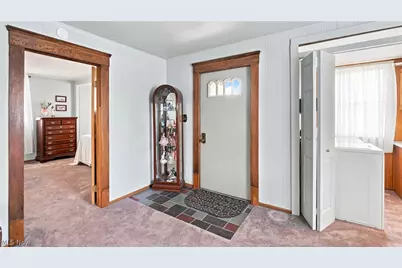 2005 E Wheeling Avenue, Cambridge, OH 43725 - Photo 2