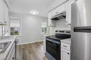 1237 Easton Dr, Akron, OH 44310 - Photo 2
