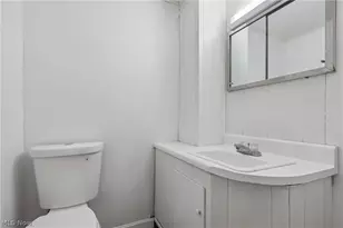 1237 Easton Dr, Akron, OH 44310 - Photo 10
