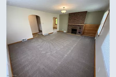 928 S Broadway Street, New Philadelphia, OH 44663 - Photo 4