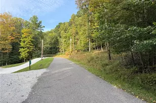 8020 Arbon Dr, Millersburg, OH 44654 - Photo 12