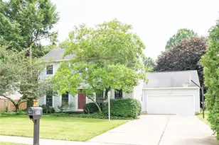241 Kent Cir NE, New Philadelphia, OH 44663 - Photo 2