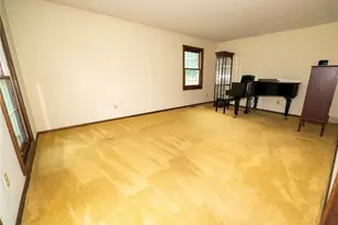 241 Kent Cir NE, New Philadelphia, OH 44663 - Photo 8