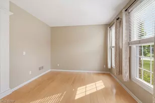 533 Continental Dr, Sagamore Hills, OH 44067 - Photo 18