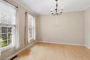 533 Continental Dr, Sagamore Hills, OH 44067 - Photo 14