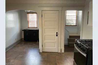 110 Bentley Street, Hubbard, OH 44425 - Photo 6