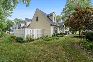 6724 Connecticut Colony Cir, Mentor, OH 44060 - Photo 2