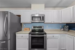 2469 Waterford Pointe Dr, Kent, OH 44240 - Photo 10