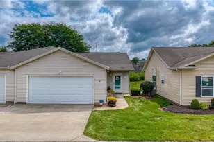 2469 Waterford Pointe Dr, Kent, OH 44240 - Photo 2