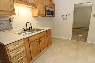 654 Poplar St, Elyria, OH 44035 - Photo 2