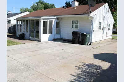 654 Poplar Street, Elyria, OH 44035 - Photo 22